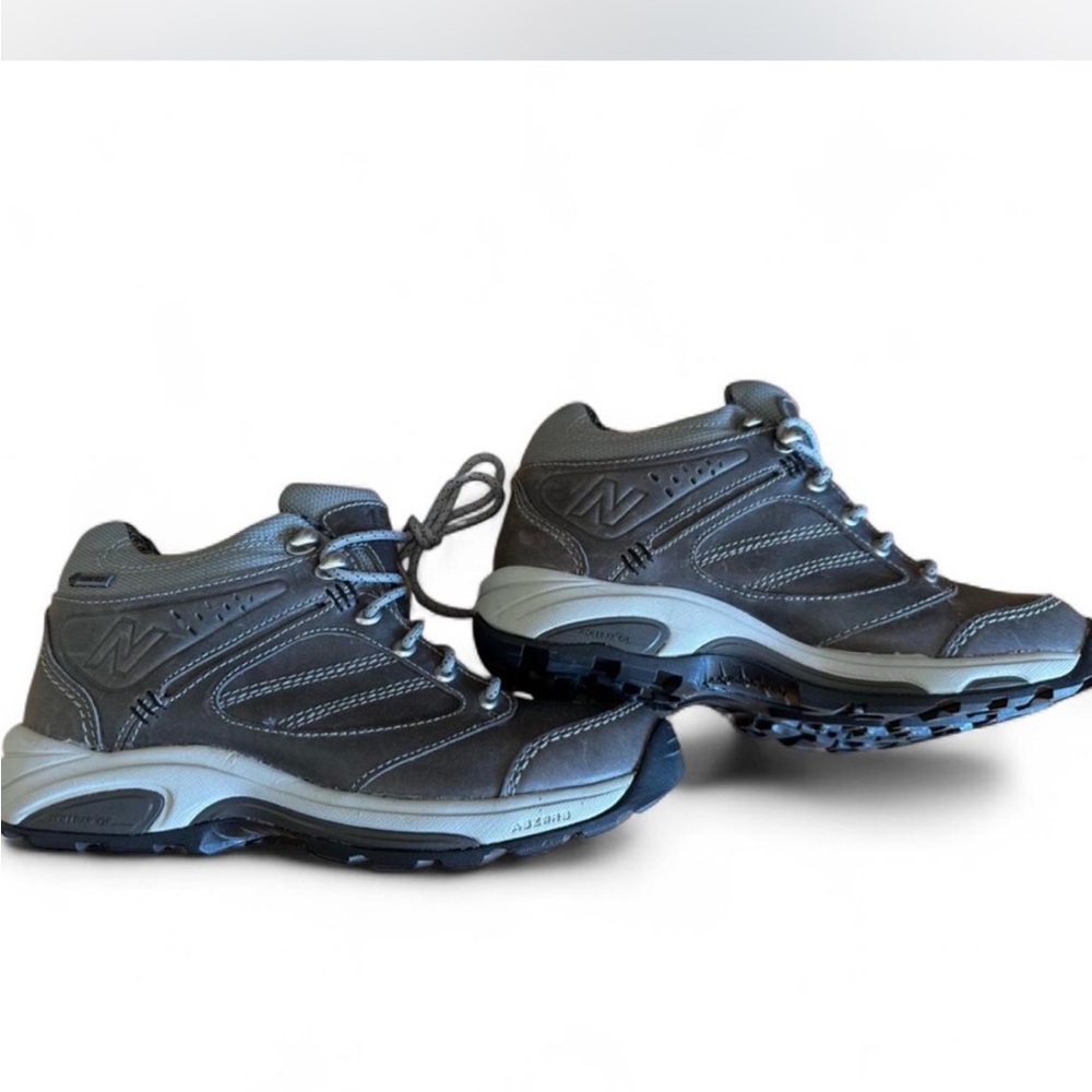 New Balance Gray Women's Gortex Hiking Shoes sz 9.5 New without box